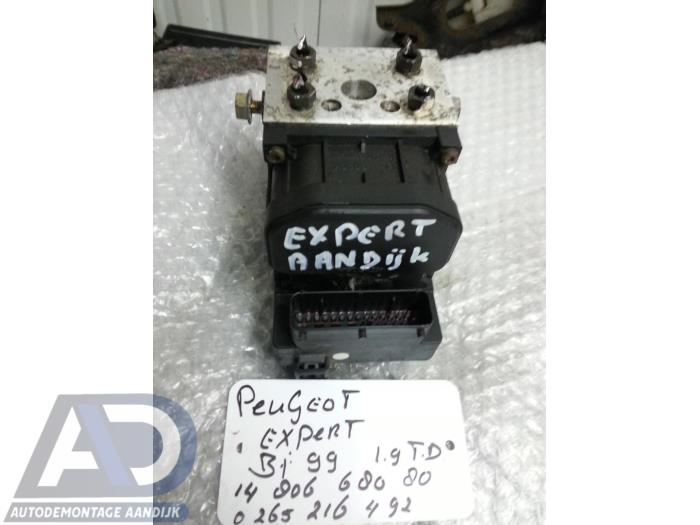 ABS Pomp van een Fiat Scudo (220Z) 1.9 TD 1999