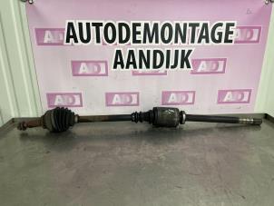 Gebruikte Homokineetas rechts-voor Opel Vivaro 1.9 DI Prijs € 39,99 Margeregeling aangeboden door Autodemontage Aandijk