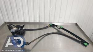 Gebruikte Motor electrisch raam Ford Galaxy (WGR) 2.0 Prijs € 39,99 Margeregeling aangeboden door Autodemontage Aandijk