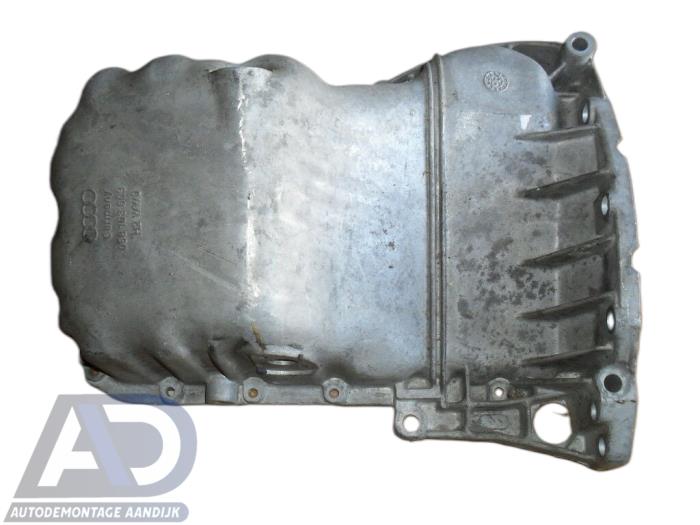 Gebruikte Carterpan Volkswagen Passat (3B2) 1.8 20V Prijs € 39,99 Margeregeling aangeboden door Autodemontage Aandijk