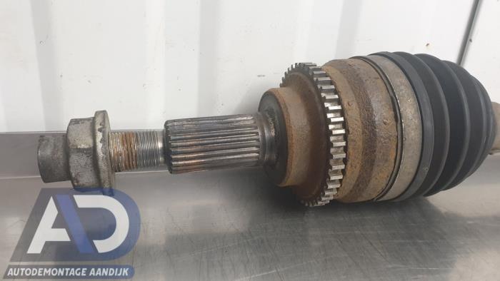 Aandrijfas links-voor van een Suzuki Swift (ZA/ZC/ZD1/2/3/9) 1.3 VVT 16V 2007