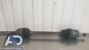 Gebruikte Aandrijfas links-voor Suzuki Swift (ZA/ZC/ZD1/2/3/9) 1.3 VVT 16V Prijs € 34,99 Margeregeling aangeboden door Autodemontage Aandijk