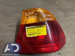 Gebruikte Achterlicht rechts BMW 3 serie (E46/4) 320i 24V Prijs € 24,99 Margeregeling aangeboden door Autodemontage Aandijk