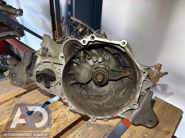 Gebruikte Versnellingsbak Mitsubishi Colt (CJ) 1.3 GL,GLX 12V Prijs € 124,99 Margeregeling aangeboden door Autodemontage Aandijk