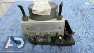 Gebruikte ABS Pomp Renault Scénic II (JM) 1.9 dCi 110 Prijs € 49,99 Margeregeling aangeboden door Autodemontage Aandijk