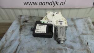 Gebruikte Raammotor Portier Volvo V50 (MW) 1.6 16V Prijs € 29,99 Margeregeling aangeboden door Autodemontage Aandijk