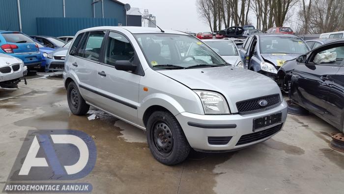 Gebruikte Radiateur Ford Fusion 1.4 TDCi Prijs € 39,99 Margeregeling aangeboden door Autodemontage Aandijk
