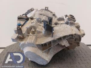 Gebruikte Versnellingsbak Volvo V40 (VW) 2.0 16V T Prijs € 199,99 Margeregeling aangeboden door Autodemontage Aandijk