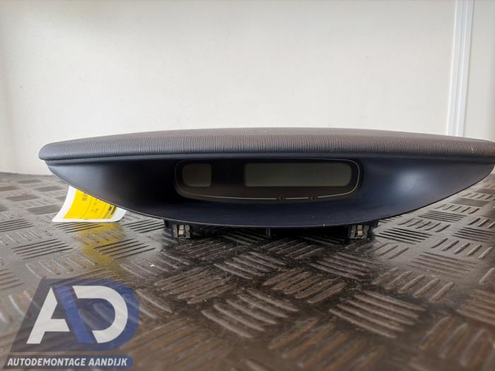 Gebruikte Display Interieur Renault Laguna II (BG) 1.8 16V Prijs € 19,99 Margeregeling aangeboden door Autodemontage Aandijk