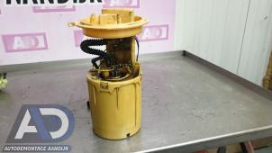 Gebruikte Dieselpomp Volkswagen Golf V (1K1) 2.0 TDI 16V Prijs € 39,99 Margeregeling aangeboden door Autodemontage Aandijk