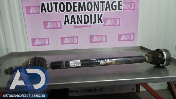 Gebruikte Aandrijfas rechts-voor Volkswagen Golf V (1K1) 1.9 TDI Prijs € 34,99 Margeregeling aangeboden door Autodemontage Aandijk
