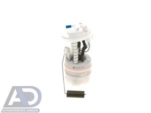 Gebruikte Tank element Pomp Renault Modus/Grand Modus (JP) 1.6 16V Prijs € 24,99 Margeregeling aangeboden door Autodemontage Aandijk