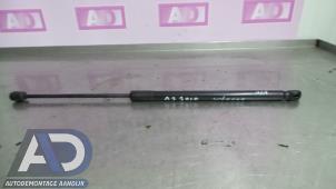 Gebruikte Gasdemper links-achter Audi A3 Sportback (8PA) 1.2 TFSI Prijs € 14,99 Margeregeling aangeboden door Autodemontage Aandijk