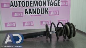 Gebruikte Mac Phersonpoot rechts-voor BMW 3 serie (E46/4) 320i 24V Prijs € 34,99 Margeregeling aangeboden door Autodemontage Aandijk