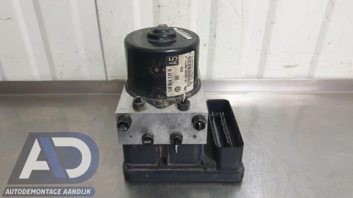 Gebruikte ABS Pomp Skoda Octavia Combi (1U5) 1.6 Prijs € 34,99 Margeregeling aangeboden door Autodemontage Aandijk