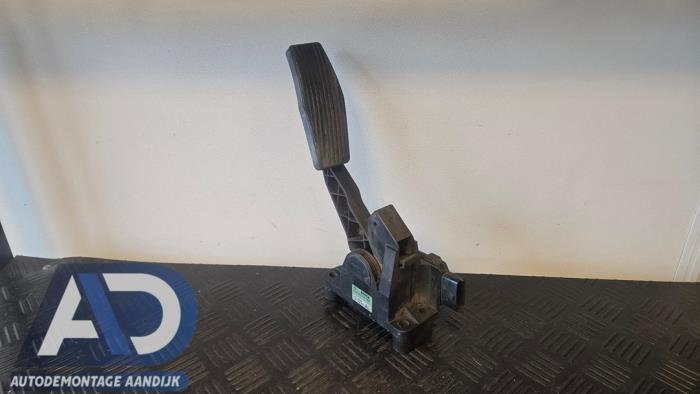 Gaspedaalpositie Sensor van een Opel Astra G (F08/48) 2.0 DTi 16V 2000