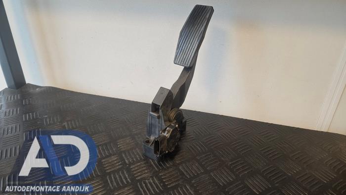 Gaspedaalpositie Sensor van een Opel Astra G (F08/48) 2.0 DTi 16V 2000