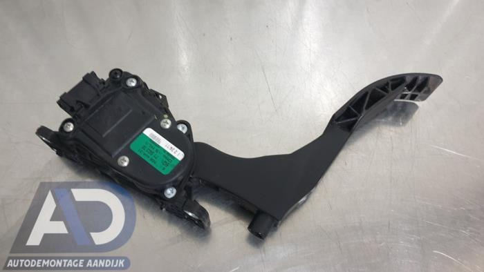 Gaspedaalpositie Sensor van een Volkswagen Polo V (6R) 1.2 TDI 12V BlueMotion 2010