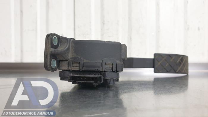 Gaspedaalpositie Sensor van een Volkswagen Polo V (6R) 1.2 TDI 12V BlueMotion 2010