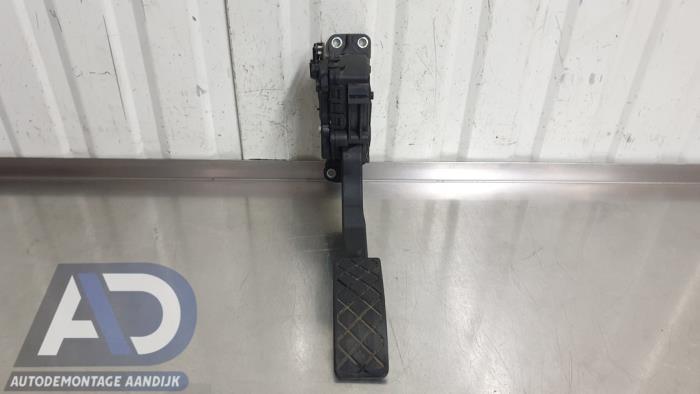 Gaspedaalpositie Sensor van een Volkswagen Polo V (6R) 1.2 TDI 12V BlueMotion 2010
