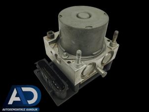 Gebruikte ABS Pomp Renault Clio II Societe (SB) 1.5 dCi 65 Prijs € 34,99 Margeregeling aangeboden door Autodemontage Aandijk