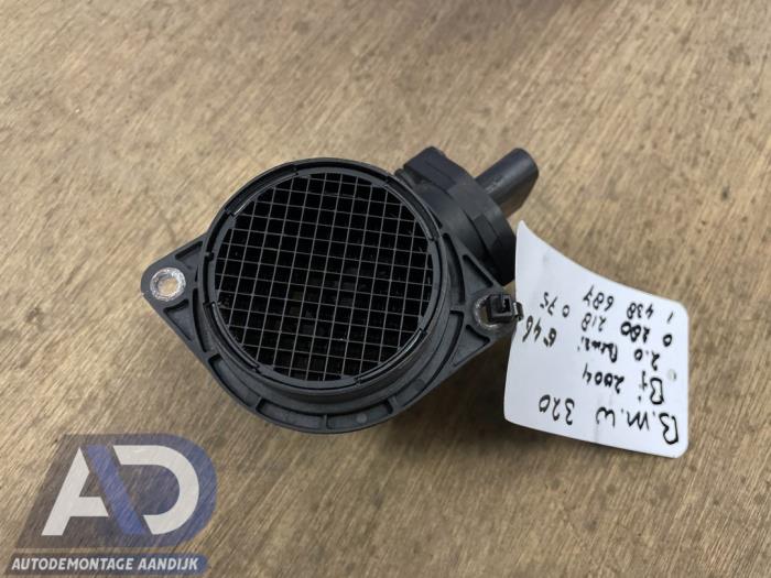Gebruikte Luchtmassameter BMW 3 serie (E46/2C) 318 Ci 16V Prijs € 22,99 Margeregeling aangeboden door Autodemontage Aandijk