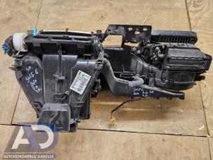 Gebruikte Chaufagebak Volkswagen Golf VI (5K1) 2.0 TDI 16V Prijs € 149,99 Margeregeling aangeboden door Autodemontage Aandijk