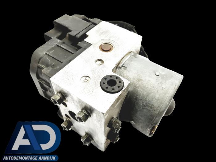 Gebruikte ABS Pomp Toyota Corolla (E12) 1.4 16V VVT-i Prijs € 44,99 Margeregeling aangeboden door Autodemontage Aandijk
