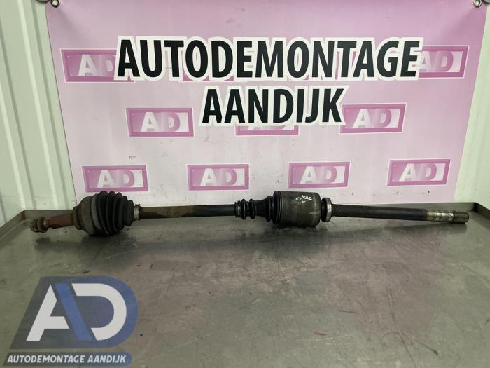 Gebruikte Aandrijfas rechts-voor Renault Trafic New (FL) 1.9 dCi 100 16V Prijs € 39,99 Margeregeling aangeboden door Autodemontage Aandijk
