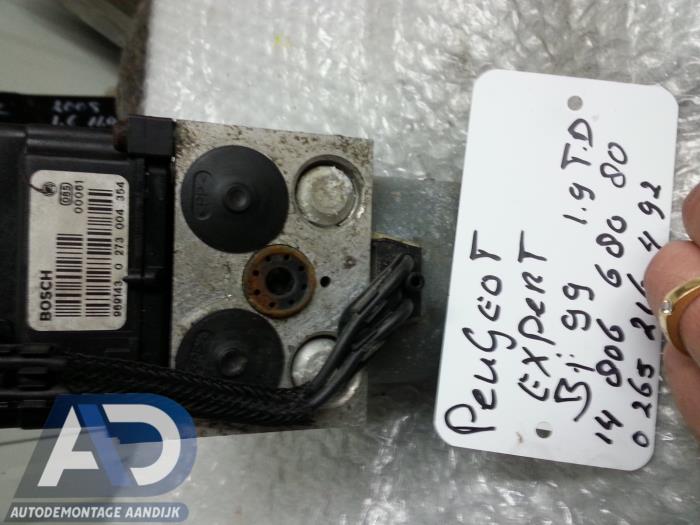 Gebruikte ABS Pomp Peugeot Expert (222/224) 1.9TD Prijs € 49,99 Margeregeling aangeboden door Autodemontage Aandijk