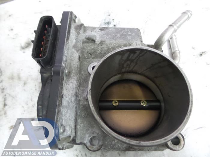 Gebruikte Gasklephuis Toyota Avensis (T25/B1B) 1.8 16V VVT-i Prijs € 29,99 Margeregeling aangeboden door Autodemontage Aandijk