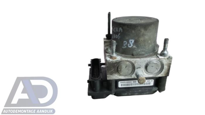 ABS Pomp van een Nissan Micra (K12) 1.2 16V 2004