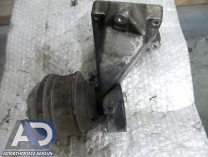 Gebruikte Motorrubber Mercedes C (W203) 1.8 C-200K 16V Prijs € 39,99 Margeregeling aangeboden door Autodemontage Aandijk