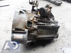 Gebruikte Versnellingsbak Volkswagen Sharan (7M8/M9/M6) 2.0 Prijs € 149,99 Margeregeling aangeboden door Autodemontage Aandijk