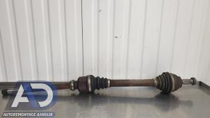 Gebruikte Aandrijfas rechts-voor Peugeot 308 (4A/C) 1.6 HDi 16V Prijs € 34,99 Margeregeling aangeboden door Autodemontage Aandijk