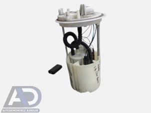 Gebruikte Benzinepomp Fiat Stilo (192A/B) 1.4 16V Prijs € 29,99 Margeregeling aangeboden door Autodemontage Aandijk
