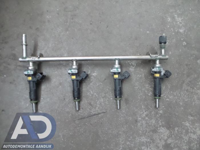 Gebruikte Common rail (Injectie) Opel Zafira (M75) 1.8 16V Ecotec Prijs € 49,99 Margeregeling aangeboden door Autodemontage Aandijk