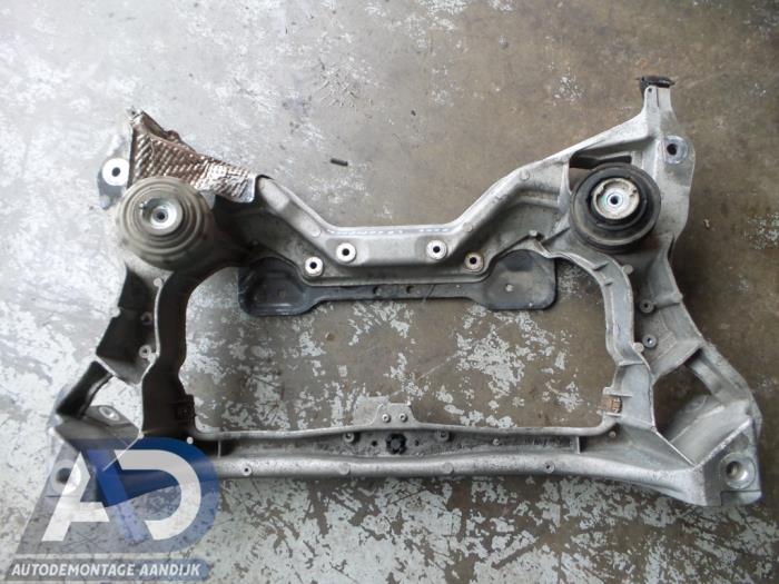 Gebruikte Subframe Mercedes C Sportcoupé (C203) 1.8 C-180K 16V Prijs € 99,99 Margeregeling aangeboden door Autodemontage Aandijk