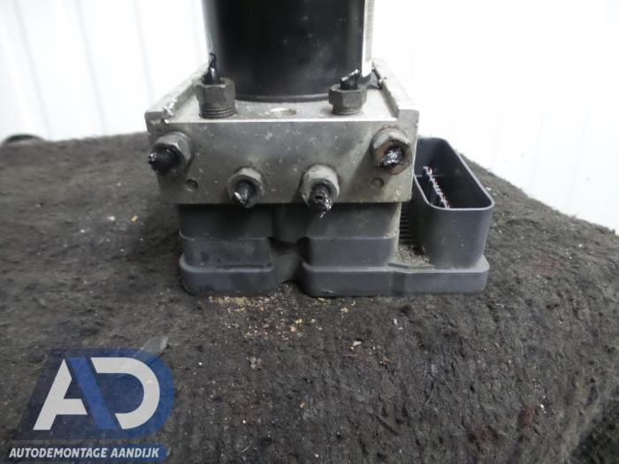 Gebruikte ABS Pomp Peugeot 207 SW (WE/WU) 1.6 HDi 16V Prijs € 74,99 Margeregeling aangeboden door Autodemontage Aandijk