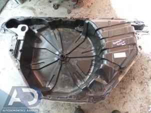 Gebruikte Reservewielbak Renault Scénic II (JM) 1.9 dCi 130 Prijs € 75,00 Margeregeling aangeboden door Autodemontage Aandijk