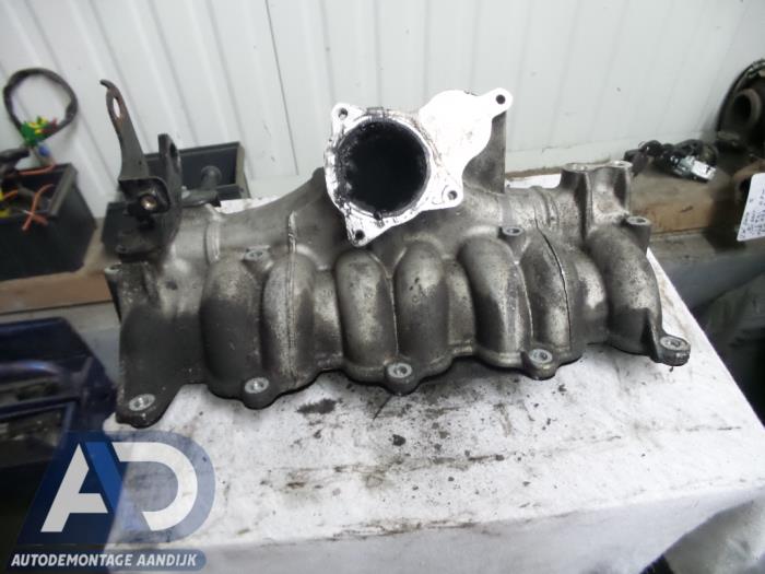 Gebruikte Spruitstuk Inlaat Volkswagen Passat (3C2) 2.0 TDI 16V 140 Prijs € 69,99 Margeregeling aangeboden door Autodemontage Aandijk