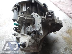 Gebruikte Versnellingsbak Renault Scénic II (JM) 1.5 dCi 105 Prijs € 249,99 Margeregeling aangeboden door Autodemontage Aandijk