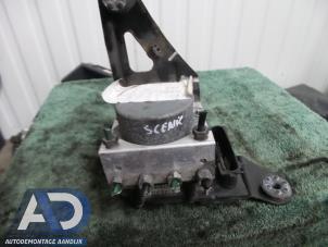 Gebruikte ABS Pomp Renault Scénic II (JM) 1.5 dCi 105 Prijs € 49,99 Margeregeling aangeboden door Autodemontage Aandijk