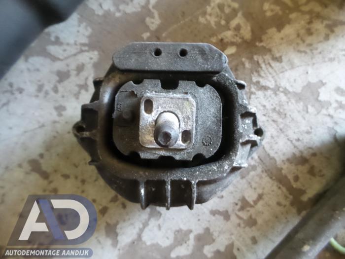 Motorsteun van een BMW 3-Serie 2006