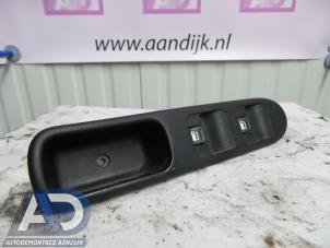 Gebruikte Elektrisch Raam Schakelaar Peugeot 307 (3A/C/D) 1.4 Prijs op aanvraag aangeboden door Autodemontage Aandijk