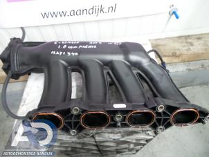 Gebruikte Inlaatspruitstuk Mercedes C (W203) 1.8 C-200K 16V Prijs € 49,99 Margeregeling aangeboden door Autodemontage Aandijk