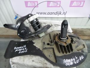 Gebruikte Reservewiel Ophangmechaniek Renault Modus Prijs € 50,00 Margeregeling aangeboden door Autodemontage Aandijk