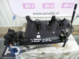 Gebruikte Inlaatspruitstuk Mercedes C Sportcoupé (C203) 1.8 C-160 Prijs € 49,99 Margeregeling aangeboden door Autodemontage Aandijk