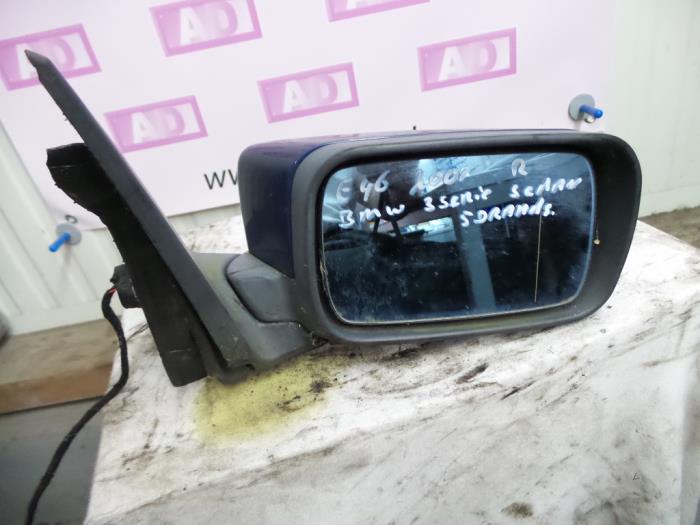 Spiegel Buiten rechts van een Alpina B3 (E46)  2001