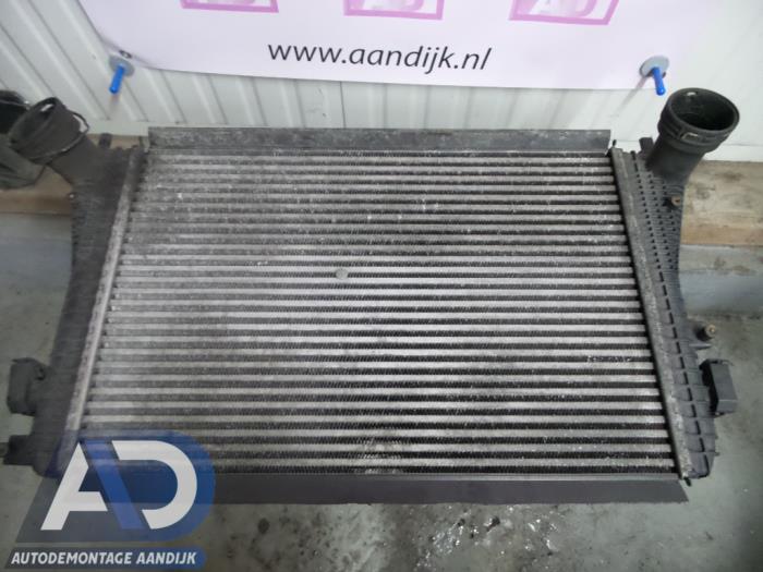 Gebruikte Intercooler Volkswagen Passat (3C2) 2.0 TDI 140 Prijs € 49,99 Margeregeling aangeboden door Autodemontage Aandijk